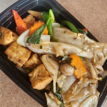 Tamarind - Drunken noodles with tofu. Too oily and a little bland. - Thai Near Me - Ithaca, New York