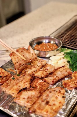 Yi Pin Chuan by null