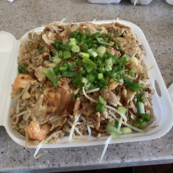 Kwon's Restaurant - Number 11 Shrimp and Chicken fried rice - Chinese Near Me - Pomona, California Kwon's Restaurant - Number 11 Shrimp and Chicken fried rice - Chinese Near Me - Pomona, California
