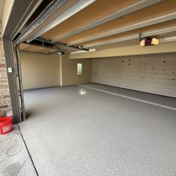 1st Gen Epoxy - Finished flake floor