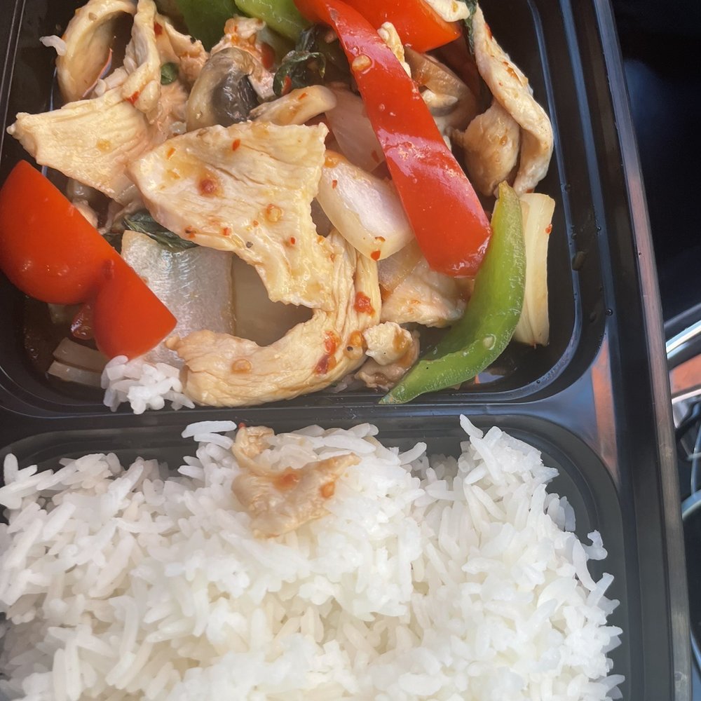Rice Cube Thai Kitchen - Chicken - Thai Near Me - Lexington, Massachusetts Rice Cube Thai Kitchen - Chicken - Thai Near Me - Lexington, Massachusetts