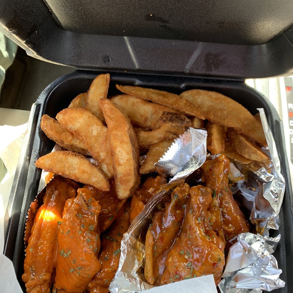 WingMan Redlands - Buffalo/Mango Fuego - Chicken Wings Near Me - Redlands, California WingMan Redlands - Buffalo/Mango Fuego - Chicken Wings Near Me - Redlands, California