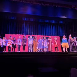 Generic Theater for Kids - The ending lineup of characters for Alice/Dorthy in Oz