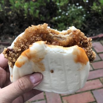 Dolphin Bay - Fried chicken gua bao - Taiwanese Near Me - Boston, Massachusetts