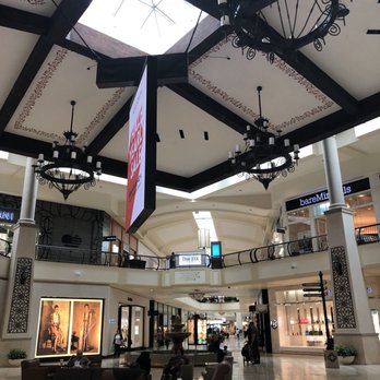 The Oaks - Shopping Centers Near Me - Thousand Oaks, California