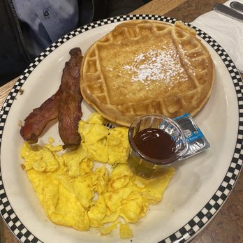 Black Bear Diner Aurora - Diners Near Me - Aurora, Colorado