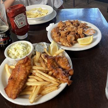 The Brewhouse - Fish & chips, calamari, kids' penne pasta. - American Near Me - Santa Barbara, California The Brewhouse - Fish & chips, calamari, kids' penne pasta. - American Near Me - Santa Barbara, California