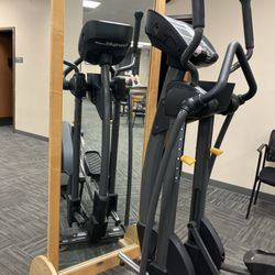 Jacksonville Orthopaedic Institute - San Marco - Mirror in the way of elliptical And the young therapists around with no patients who were just chatting it up wouldn't move it