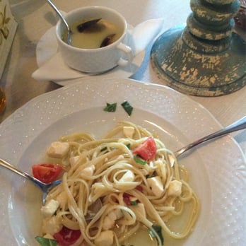 Restauracja La Campana - Linguine with mozzarella, pomodoro and basilica. In the back Fish soup. - Italian Near Me - Kraków, Massachusetts Restauracja La Campana - Linguine with mozzarella, pomodoro and basilica. In the back Fish soup. - Italian Near Me - Kraków, Massachusetts