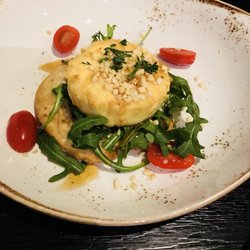Pegasos - Kretanischer Ziegenkäse auf Pita mit Honig verfeinert