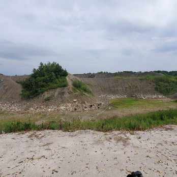 Buffalo Range Shooting Park - The pit, with 2 distances to shoot from - Gun/Rifle Ranges Near Me - Ottawa, Illinois