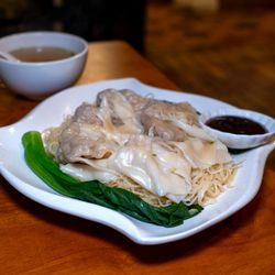 Garden Kitchen - Wonton lo mein $14