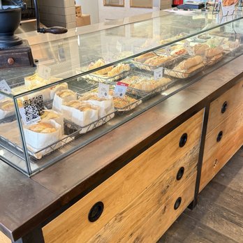 Caffè Nero - Baked goods display - Coffee & Tea Near Me - Boston, Massachusetts