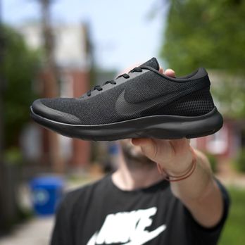 famous footwear stratford square mall