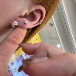 Rad A Tat Tattoo - You can see as I push on the piercing there is NO room for it to move, not ideal for new piercings that get inflamed