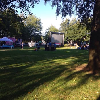 Essex Park - Movie in the Park: Finding Nemo Music: LaRhonda Trio Food and community: voodoo donuts, nectar & nosh, Zed's, K103, essentia, and more - Parks Near Me - Portland, Oregon Essex Park - Movie in the Park: Finding Nemo Music: LaRhonda Trio Food and community: voodoo donuts, nectar & nosh, Zed's, K103, essentia, and more - Parks Near Me - Portland, Oregon