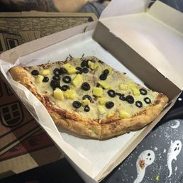 2 Vegan Cheese Pizza Slices with 2 Toppings and Drink