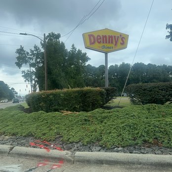 Bojangles - View from the street - Fast Food Near Me - Henderson, North Carolina