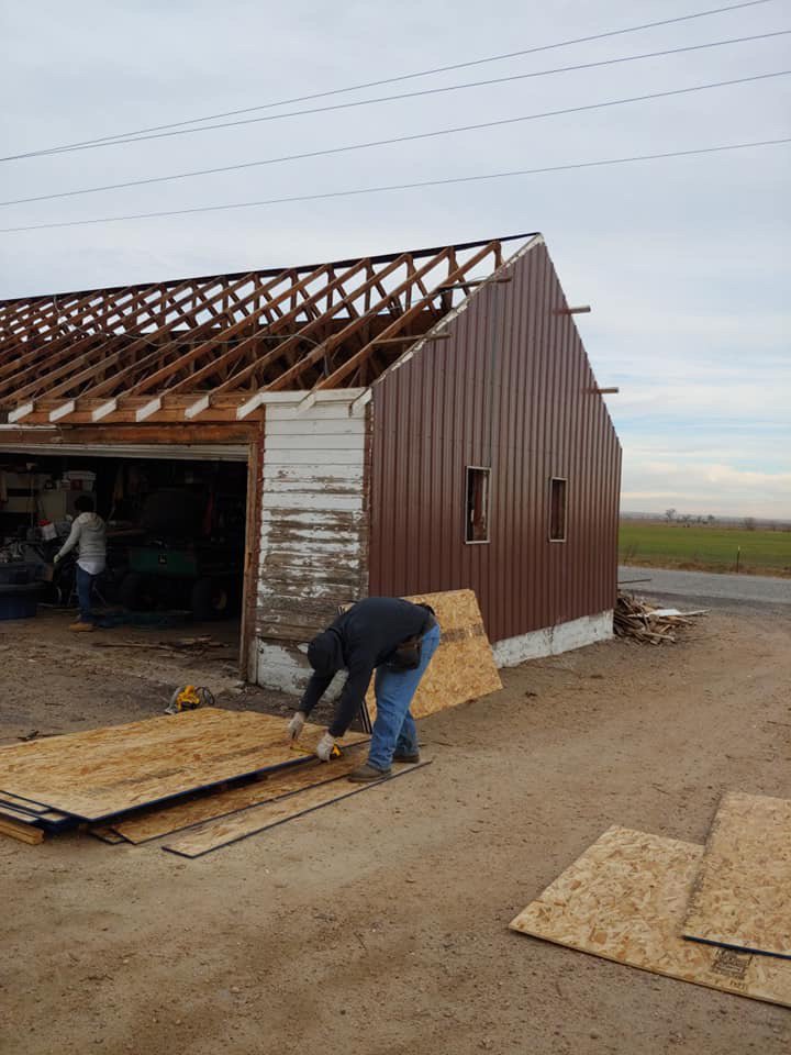 Slide of DG Roofing & Construction