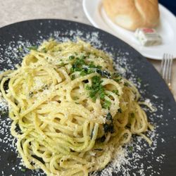 Cafe Fingerlos J.M. Fingerlos - Basil spaghetti (tomatoes removed before photograph).