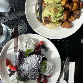 Peacock Pansy - Moo Sawan Benedict - Breakfast & Brunch Near Me - San Francisco, California Peacock Pansy - Moo Sawan Benedict - Breakfast & Brunch Near Me - San Francisco, California