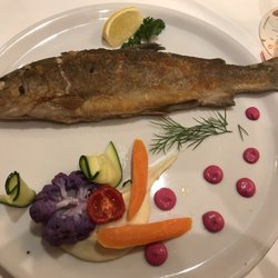Adler - Forelle Müllerin, Honauer Kartoffeln wurden separat dazu gereicht.