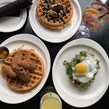 Central Kitchen + Bar - Avocado toast, chicken & waffles and sangria - Gastropubs Near Me - Detroit, Michigan