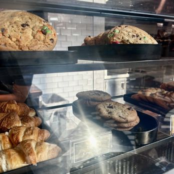 The Kitchen - Bakery case - Bars Near Me - Houston, Texas