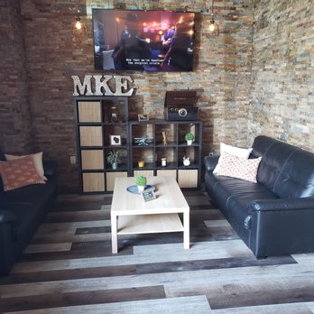 SereniTea - Inside lounging area - Bubble Tea Near Me - Milwaukee, Wisconsin