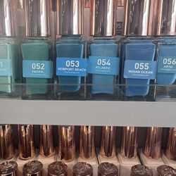 Hollywood Nails