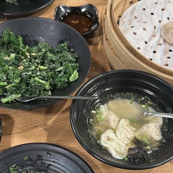 Dough Zone Dumpling House - Beaverton - Kale Salad with Sesame Dressing  麻酱羽衣甘蓝沙拉 Chicken Steamed Dumplings (6) 鸡肉蒸饺 Dumpling Chicken & Vegetable Wontons in Chicken Soup 鸡汤菜肉大馄饨 - Dim Sum Near Me - Beaverton, Oregon