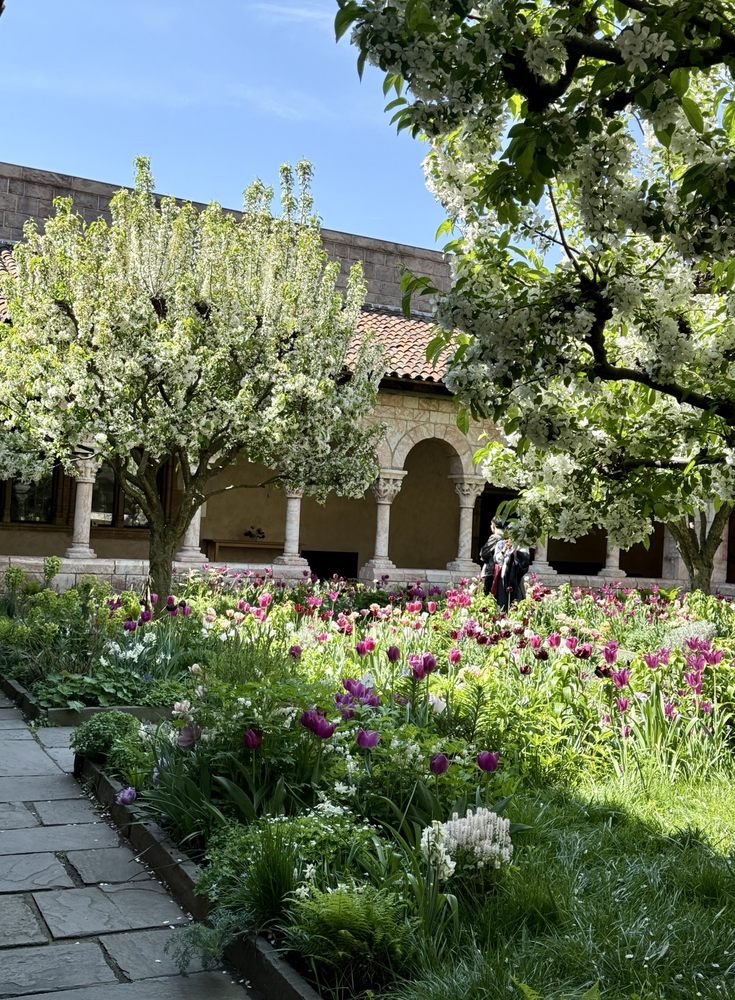 Social spots from The Met Cloisters