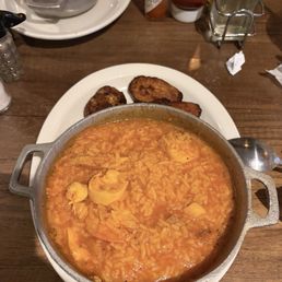 Sopa de marisco con maduros Sopa de marisco con maduros