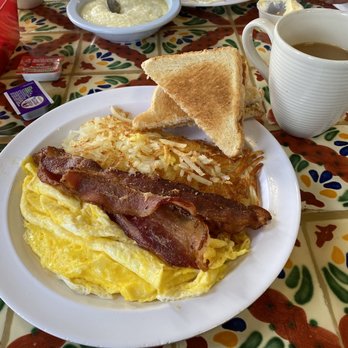 Pop's Bar and Grill Millington - Scrambled Eggs, bacon, hash browns, toast and coffee - American Near Me - Millington, Tennessee Pop's Bar and Grill Millington - Scrambled Eggs, bacon, hash browns, toast and coffee - American Near Me - Millington, Tennessee