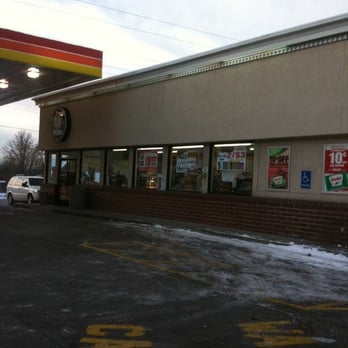 Holiday - the outside of the store - Convenience Stores Near Me - Salt Lake City, Utah Holiday - the outside of the store - Convenience Stores Near Me - Salt Lake City, Utah