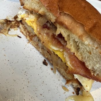 The Tavern at Heathman - Breakfast sandwich - New American Near Me - Portland, Oregon The Tavern at Heathman - Breakfast sandwich - New American Near Me - Portland, Oregon