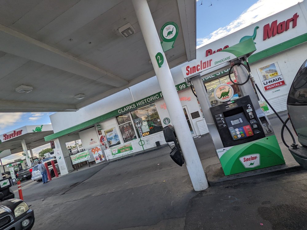 SINCLAIR OIL Updated August 2024 10 Photos 82253 Indio Blvd