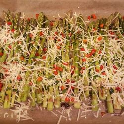 Healthy Nourished Body - Roasted Asparagus with garlic, red bell pepper and manchego cheese