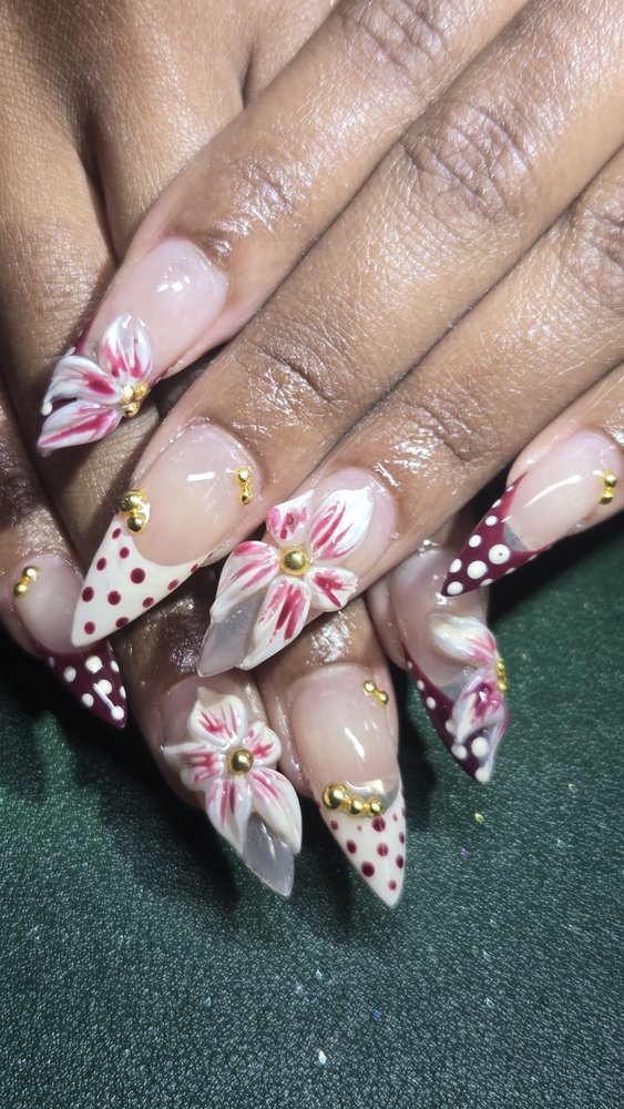 Alchemy Nailz Logo