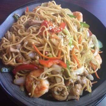 Mirin Cafe - Chicken and shrimp yakisoba - Japanese Near Me - Escondido, California