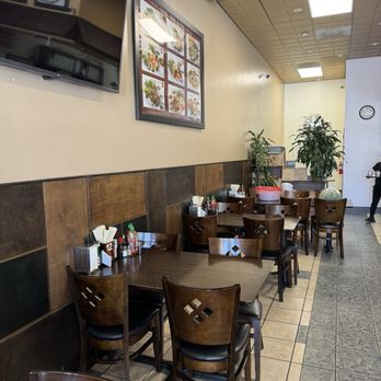 Pho Huong - Interior + furniture - Vietnamese Near Me - San Jose, California