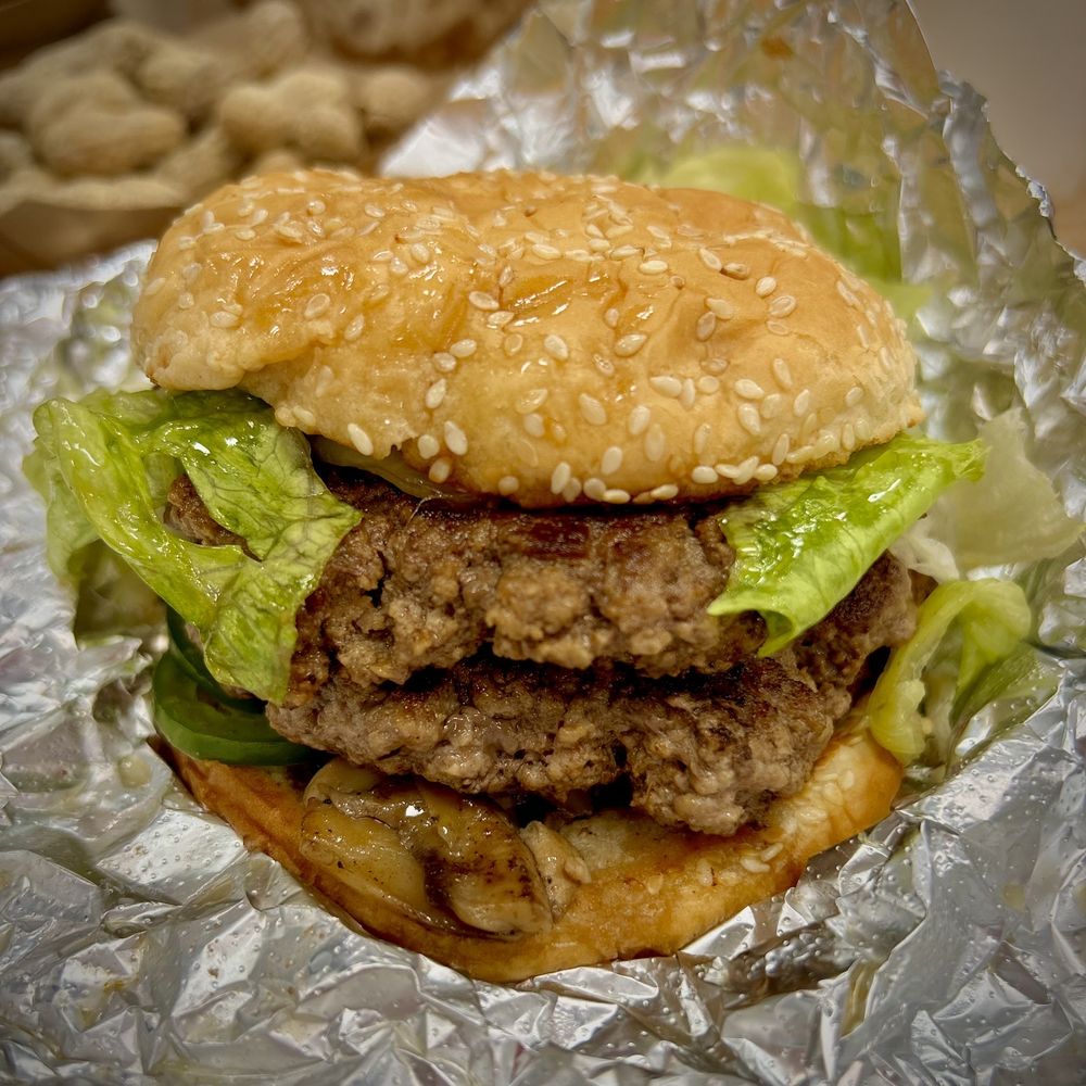 Five Guys - Hamburger with customized toppings - Burgers Near Me - Fort Worth, Texas Five Guys - Hamburger with customized toppings - Burgers Near Me - Fort Worth, Texas