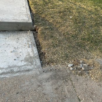 C&L Pro Landscaping Construction - Step with rut in yard - Landscaping Near Me C&L Pro Landscaping Construction - Step with rut in yard - Landscaping Near Me
