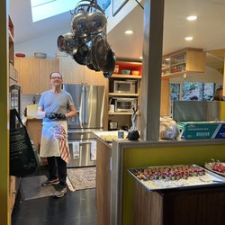 Plant based Chef Stephan - Chef Stéphane working in a home kitchen