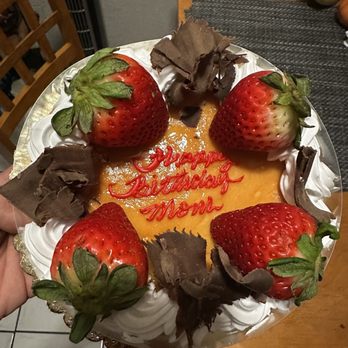 Venecia Bakery - Cheesecake - Bakeries Near Me - Montebello, California