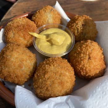Café P96 - Pubs Near Me - Amsterdam, New Hampshire