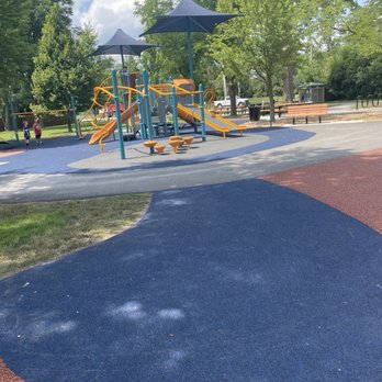 Pioneer Park - Parks Near Me - Elmhurst, Illinois