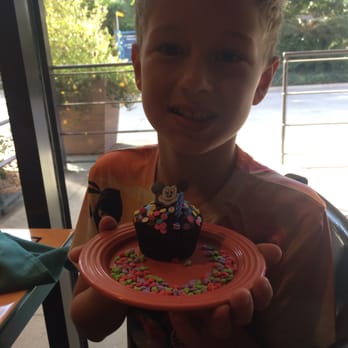Goofy's Kitchen - A very happy 10th birthday - American Near Me - Anaheim, California