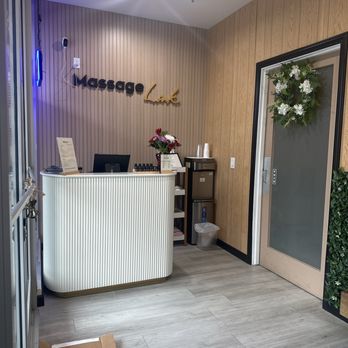 Massage Link - Reception desk - Massage Near Me - Los Angeles, California Massage Link - Reception desk - Massage Near Me - Los Angeles, California