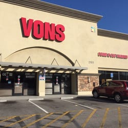 Come N Cut Barbers - Right under the Vons sign